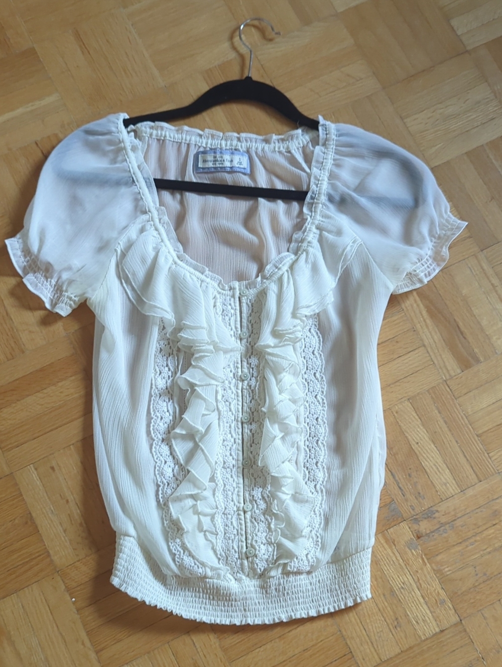 Abercrombie & Fitch Ivory Ruffle Lace Scoop-Neck Blouse